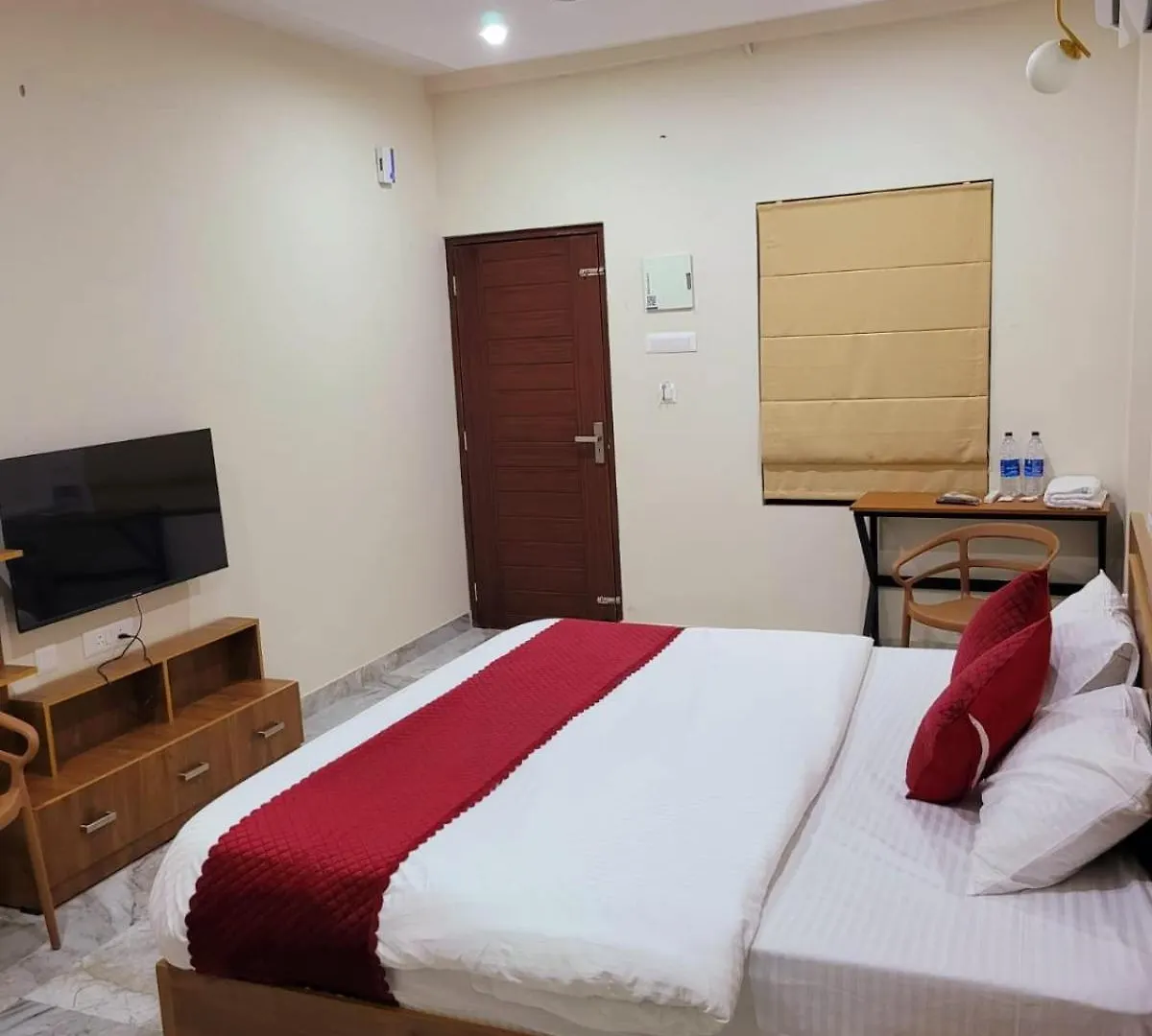 אכסניה Thamarassery Inn Luxury And Budget Rooms הודו